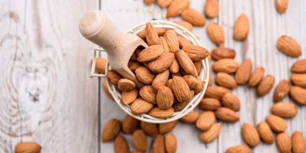A Dietitian’s Picks of the  Best Almond of 2024 in Canada